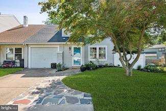 12 Fomalhaut Ave, Blackwood, NJ 08012