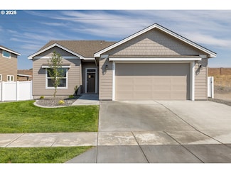 881 E Autumn Ave, Hermiston, OR 97838