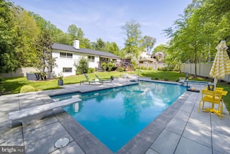 6219 Beachway Dr, Falls Church, VA 22041