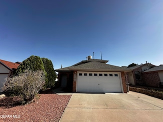 3181 Queens Garden Cir, El Paso, TX 79936
