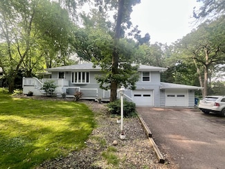 16848 Patricia Ln, Minnetonka, MN 55345