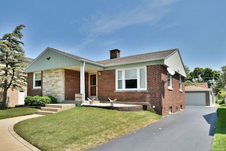2323 S 4th Ave, Riverside, IL 60546