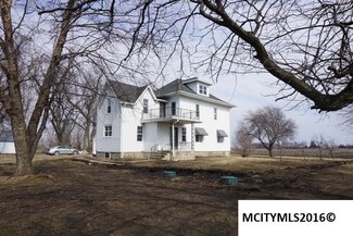 816 410th St, Kensett, IA 50448