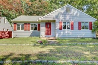 218 Pine Brook Rd, Manalapan Township, NJ 07726