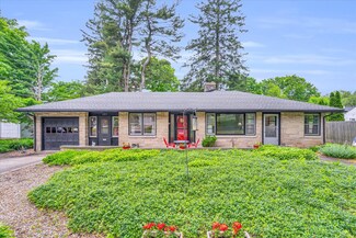 605 S Garfield Ave, Champaign, IL 61821