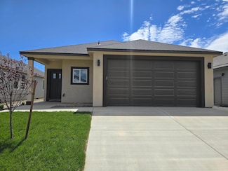 3593 Stardust St, Richland, WA 99338