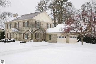 602 N Elmwood Ave, Traverse City, MI 49684