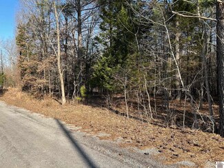 000 Oakview Ln, Murray, KY 42071