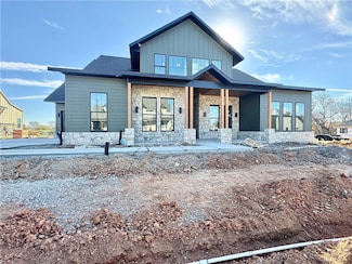 901 Greenhorn St, Centerton, AR 72719