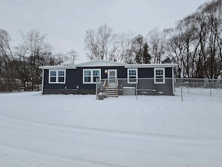 626 Semrow Rd, Coloma, WI 54930