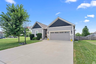 1658 Davis Cir, Eudora, KS 66025