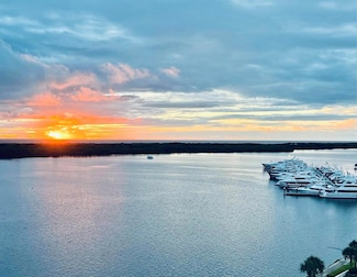 132 Lakeshore Dr Unit 1118, North Palm Beach, FL 33408