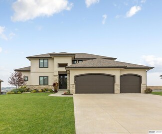 8106 N 127th Ave, Omaha, NE 68142
