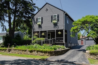 71 Vinton Ave, Cranston, RI 02920