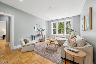 340 Fairmount Ave, Jersey City, NJ 07306