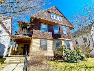 45 Hollywood St, Worcester, MA 01610