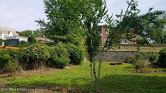 603 W Fingerboard Rd, Staten Island, NY 10305