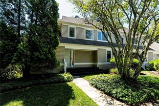 4 Polo Club Rd, Narragansett, RI 02882