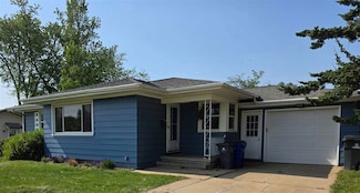 2222 Evergreen St NE, Cedar Rapids, IA 52402