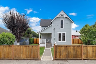 638 Elizabeth St, Sumner, WA 98390