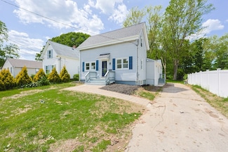 28 Custer St, Rockland, MA 02370