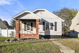 122 Billups Dr, Greendale, IN 47025