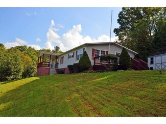 531 Piney Grove Rd, Hampton, TN 37658