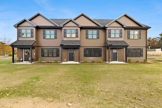 7 Winthrop Heights Dr Unit B, Taunton, MA 02780