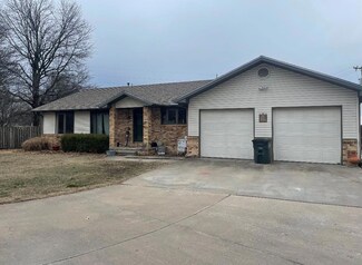 525 Webster Ct, Erie, KS 66733