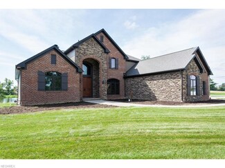 958 Congress Lake Rd, Mogadore, OH 44260