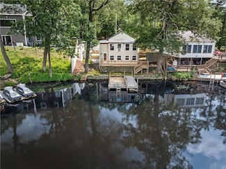 87 Jackson Schoolhouse Rd, Glocester, RI 02814