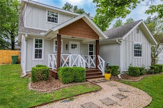 718 W Maple St, Rogers, AR 72756