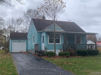 1660 Saunders Sett Rd, Lewiston, NY 14304