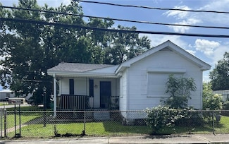 1638 Stafford St, Gretna, LA 70053