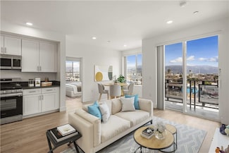 11714 Archwood St Unit 308, North Hollywood, CA 91606