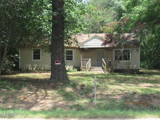 1104 McCluer Rd, Jackson, MS 39212