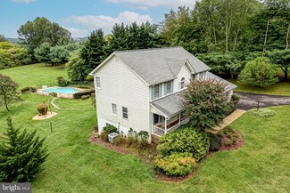 7425 Bear Wallow Dr, Warrenton, VA 20186