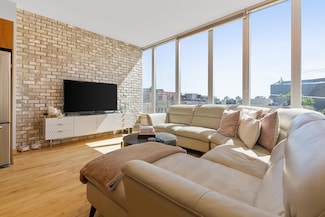215 10th Ave S Unit 525, Minneapolis, MN 55415