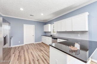 177 Charles Latham Dr, Jackson, TN 38301