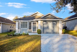 6703 Pistachio St, Zephyrhills, FL 33542