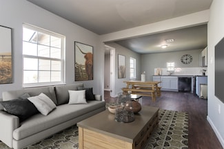 300 S 3rd St, Bonham, TX 75418