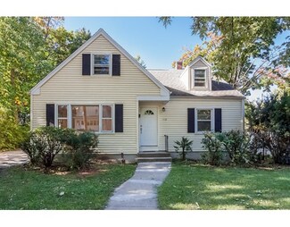 116 Narragansett St, Springfield, MA 01107
