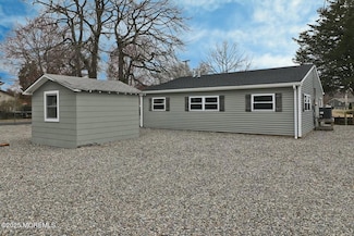 701 Chesapeake Dr, Forked River, NJ 08731