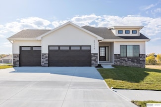 21719 Glenmore Dr, Gretna, NE 68028