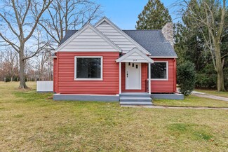 812 N Irving St, Greenville, MI 48838