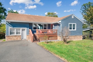 92 Susquehanna Ave, Lincoln Park, NJ 07035