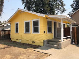 703 N Brown St, Hanford, CA 93230