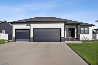 2800 Mcleod Dr E, West Fargo, ND 58078