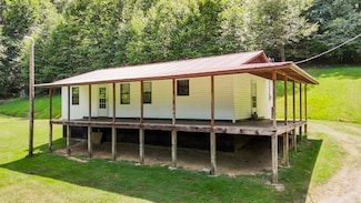 9084 Centralia Rd, Centralia, WV 26601