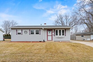 18680 W Ash Dr, Gurnee, IL 60031
